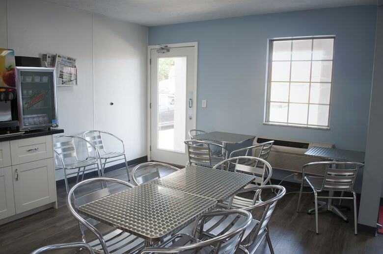 Motel Econo Lodge Inn & Suites South