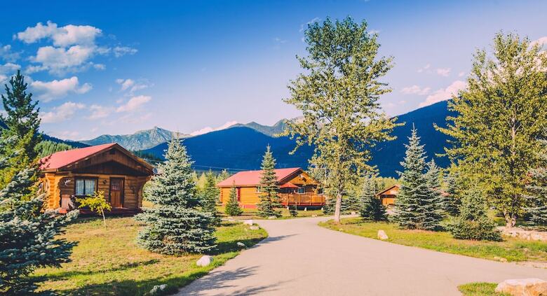 Cabana Glacier House Resort