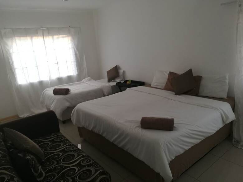 N-self Catering Lodge