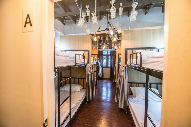 Hostal Tha Hostel
