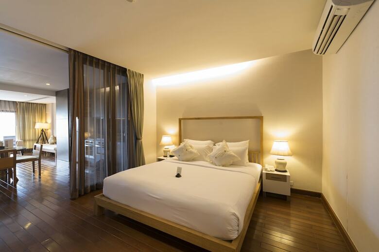 Hotel The Sea Koh Samui Beachfront Resort & Spa