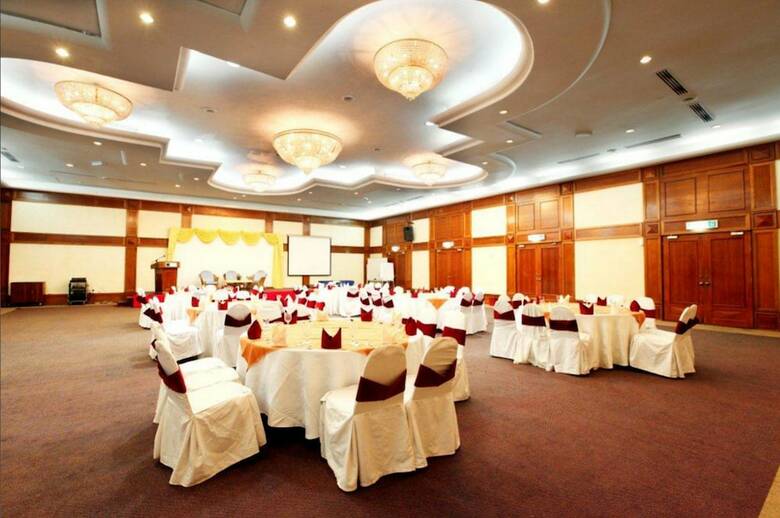 Hotel Sutra Beach Resort