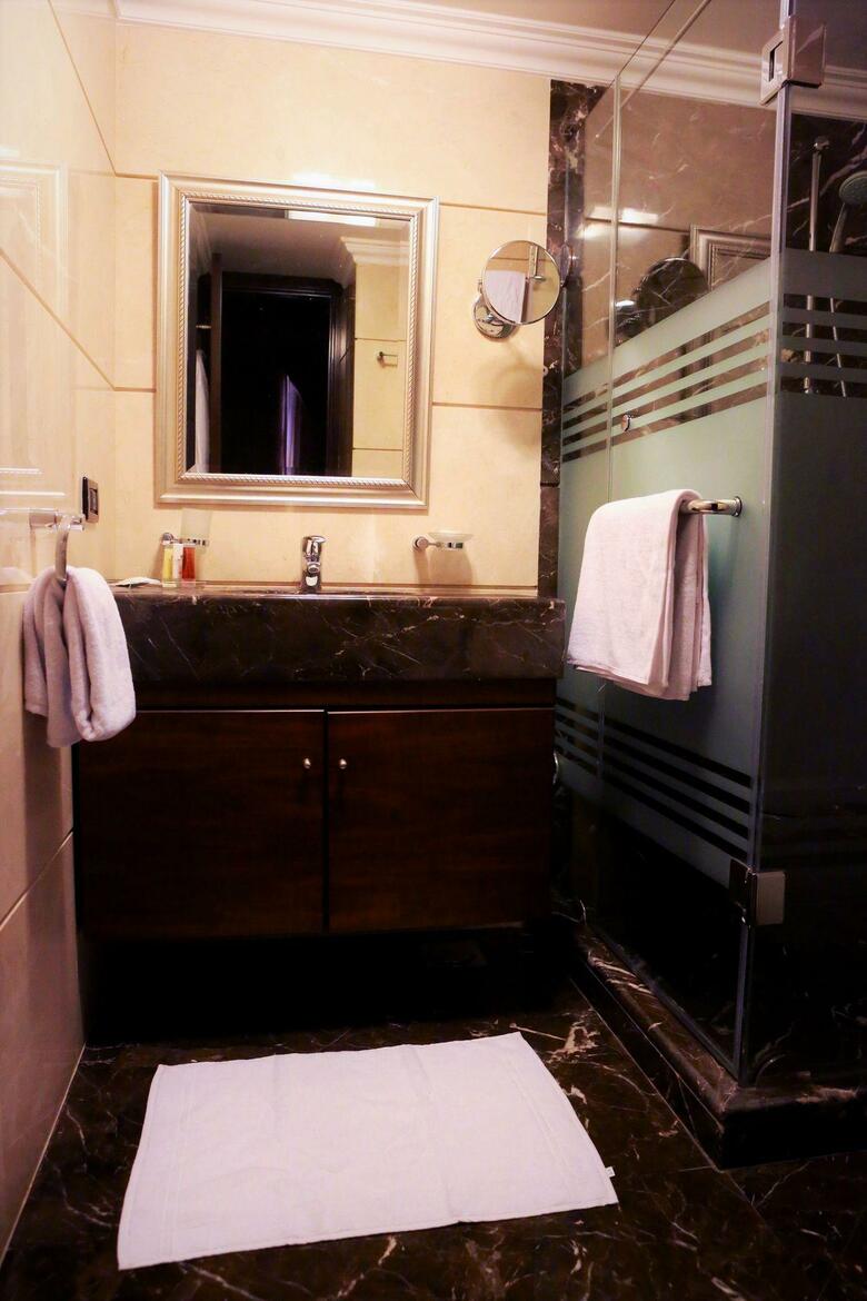 Imperial Suites Hotel