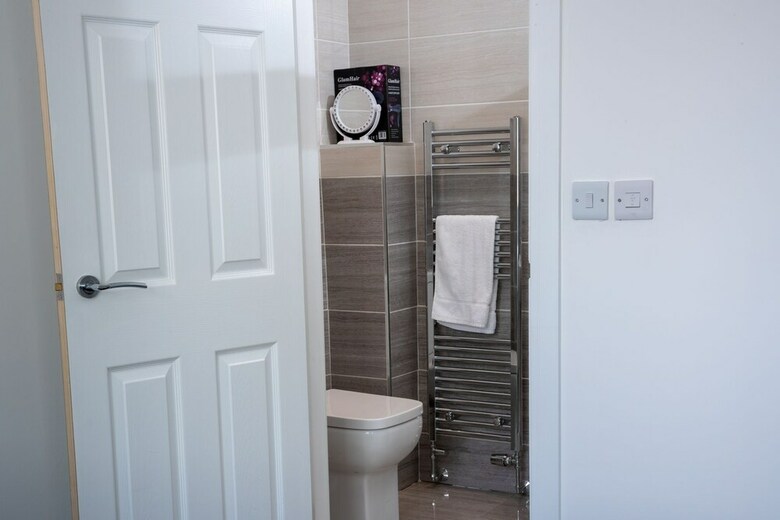 Fantastic Bradford Townhouse 6 Bedrooms