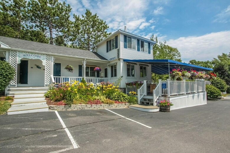 Motel Glen Cove Inn & Suites
