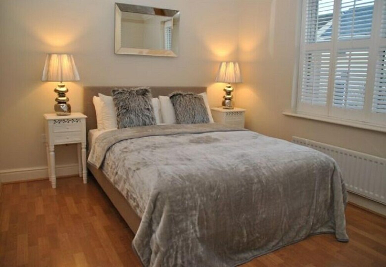 Apartamentos Lord Raglan House