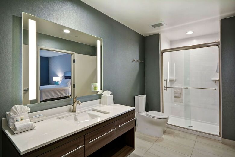 Hotel Home2 Suites By Hilton Plano Legacy West