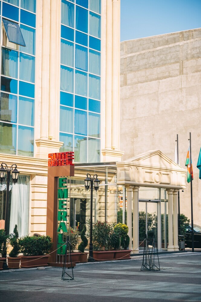 Emerald Suite Hotel