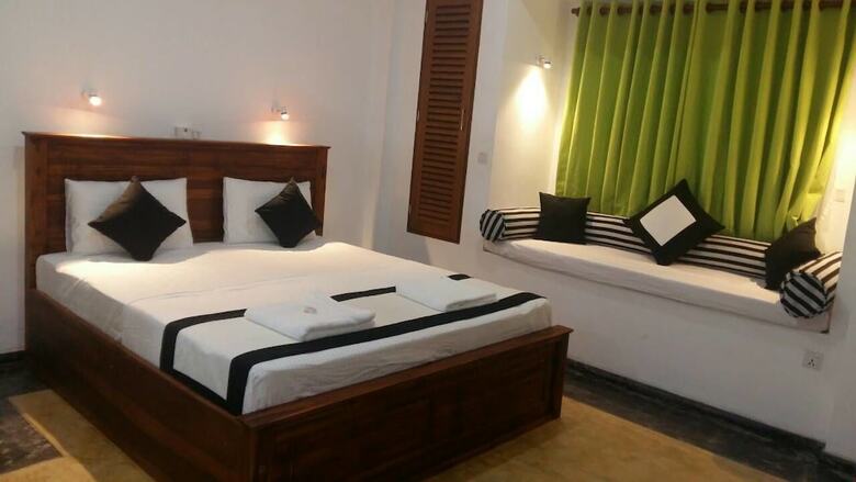 Villa Blue Water Hikkaduwa