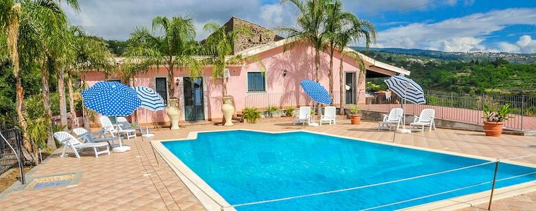 Hotel La Casa Rosa