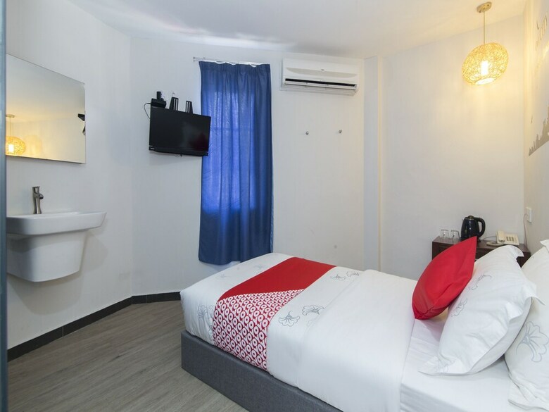 Oyo 893 Hotel Holmes Kelana Jaya