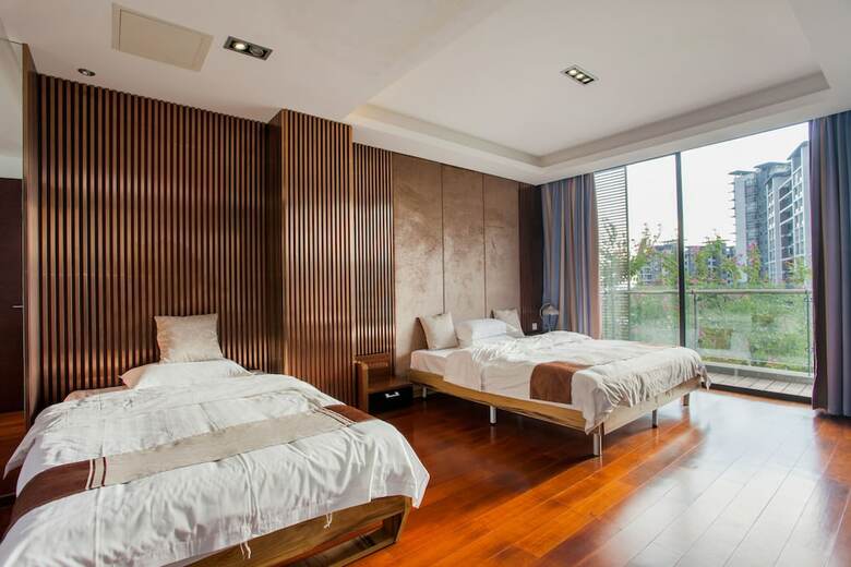 Deluxe Villa In Mingyue Mountain And Stream
