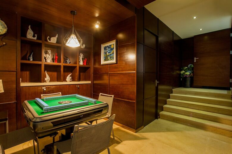 Deluxe Villa In Mingyue Mountain And Stream