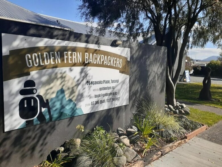 Hostal Golden Fern Backpackers