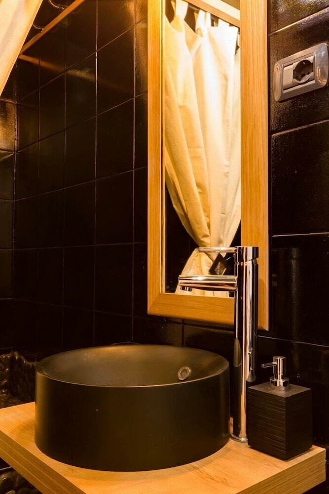 Pantheon Luxury Gold Apartment