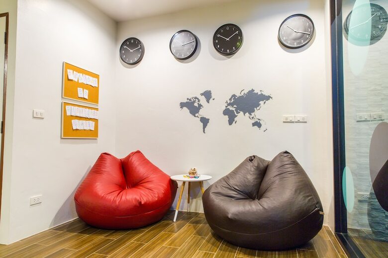 Hostal Sleep Lizm Hostel - Adults Only