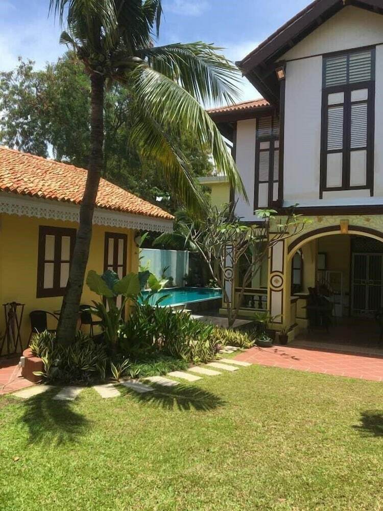 Bed & Breakfast Casugria Dutch Heritage Residence