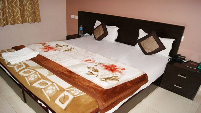 Hotel Maxfort Cyber City