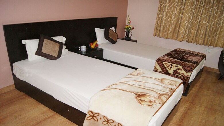 Hotel Maxfort Cyber City