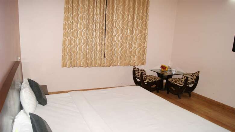 Hotel Maxfort Cyber City