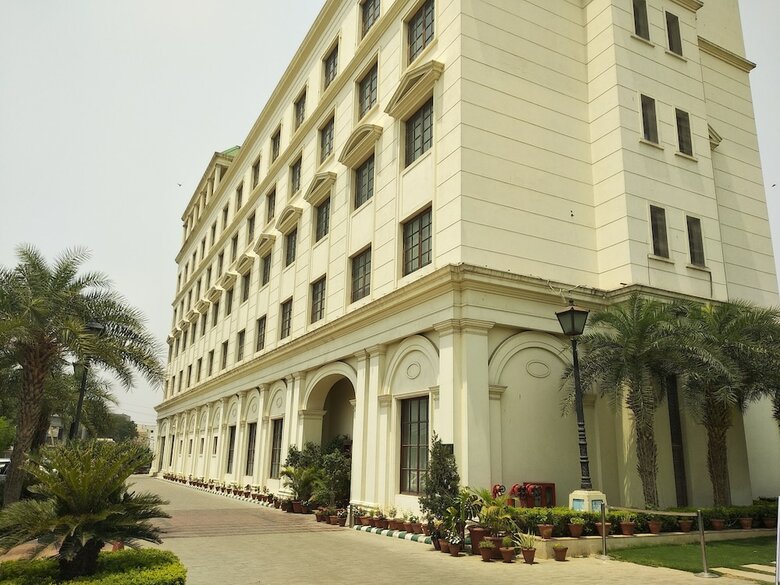 Hotel Dlf Club 3