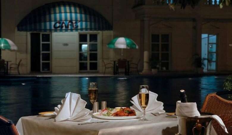 Hotel Dlf Club 4