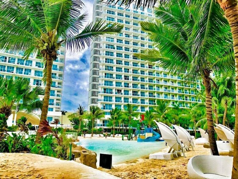 Azure Urban Resort Hostedbyces