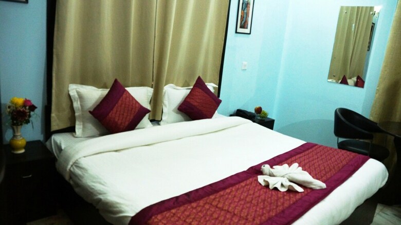 Hotel Maxfort Service Apartment