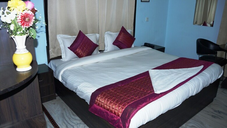 Hotel Maxfort Service Apartment