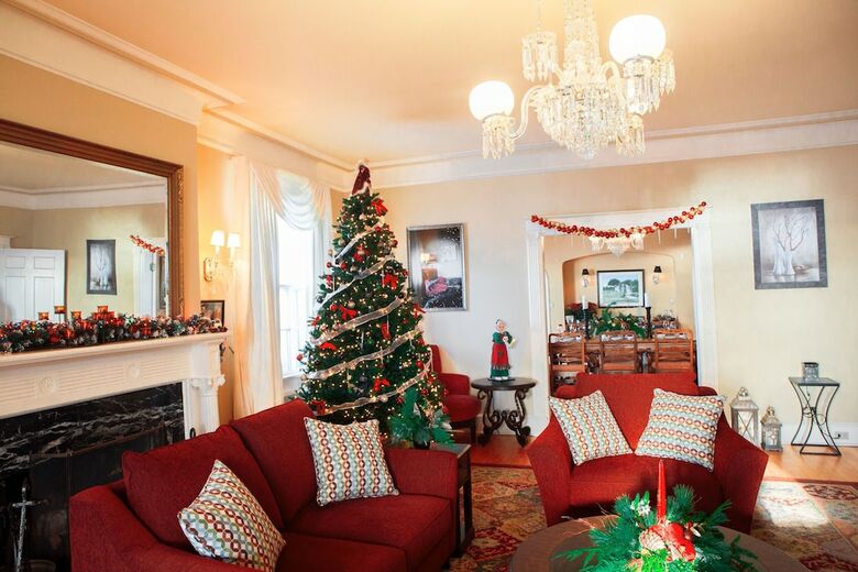 Bed & Breakfast 1 West Inn Waterfront