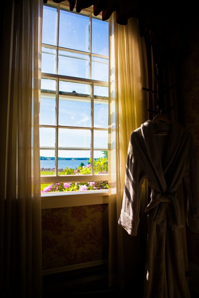 Bed & Breakfast 1 West Inn Waterfront