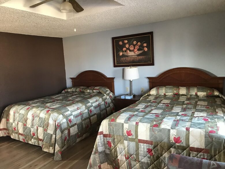 C&h Motel El Dorado Springs