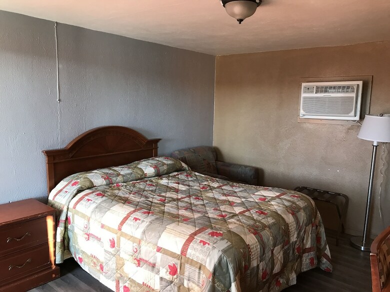 C&h Motel El Dorado Springs