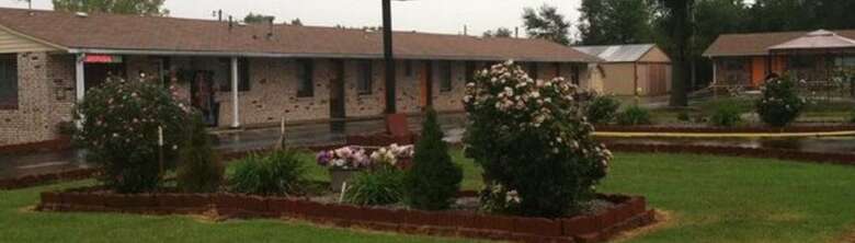 C&h Motel El Dorado Springs