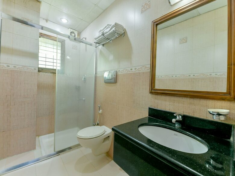 Hotel Oyo 15854 Grand Seasons