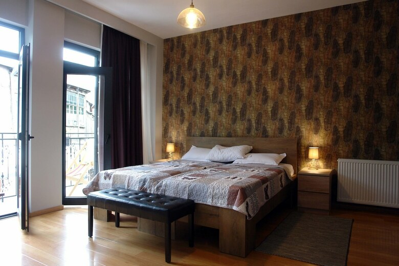 G-old Town Hotel