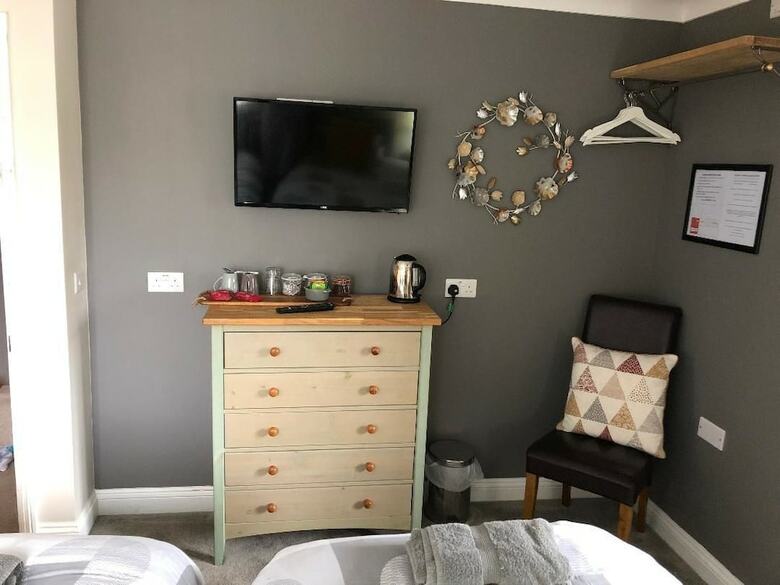 Bed & Breakfast Crossvilla Guest House & Tea Room