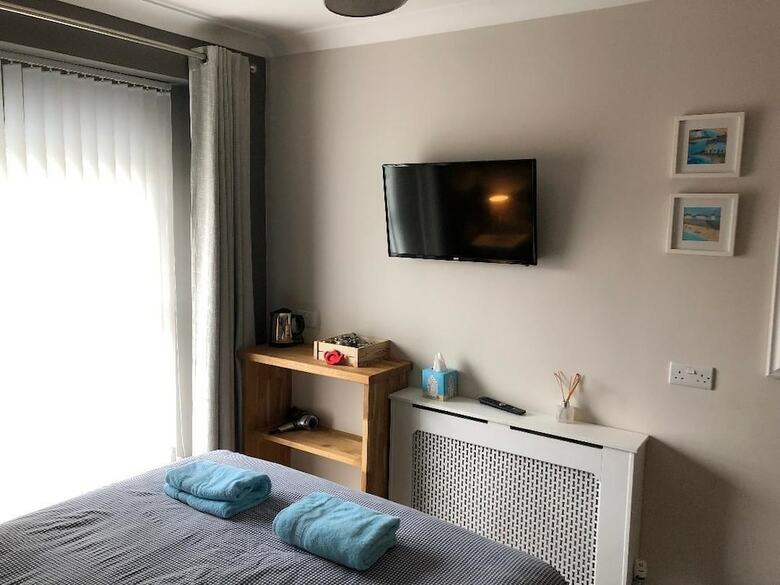 Bed & Breakfast Crossvilla Guest House & Tea Room