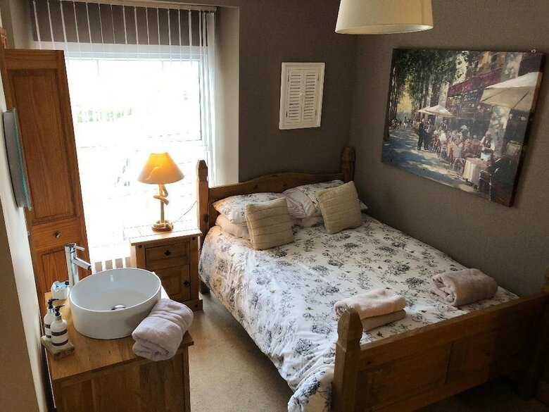 Bed & Breakfast Crossvilla Guest House & Tea Room