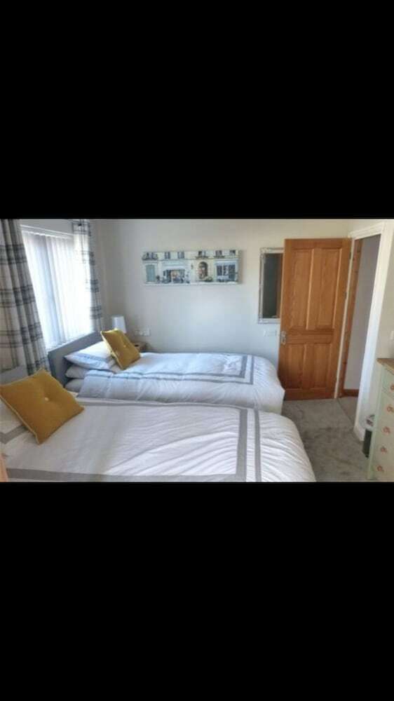 Bed & Breakfast Crossvilla Guest House & Tea Room