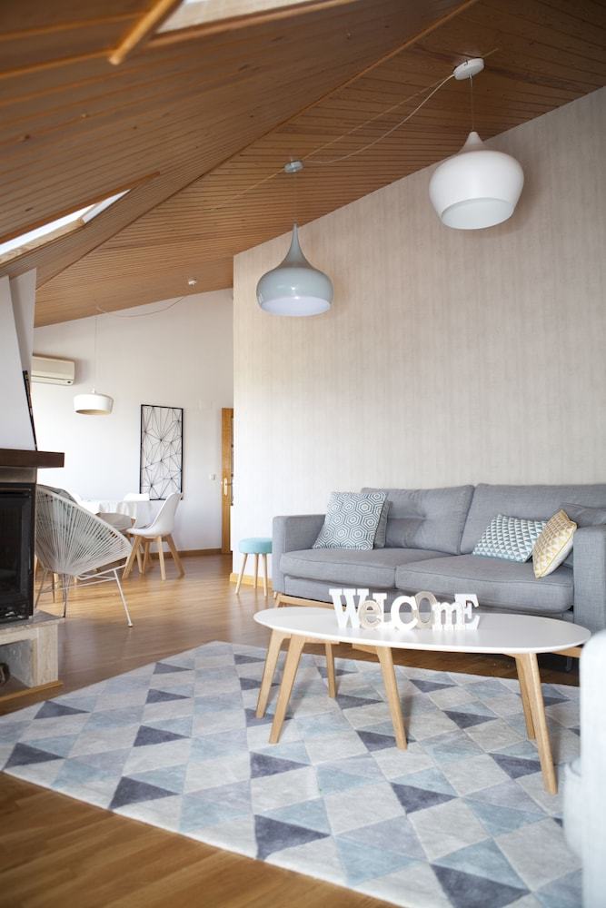 Apartamentos �tico Jaca Oroel