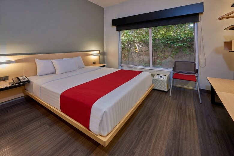 Hotel City Express Saltillo Norte