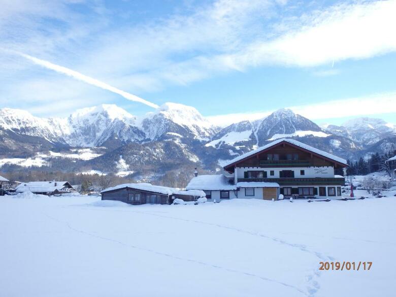 Hostal Hotel - Pension Alpenstern