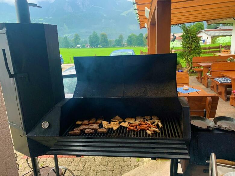 Hostal Hotel - Pension Alpenstern
