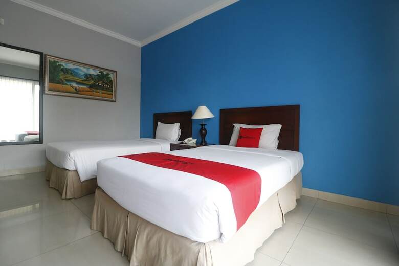 Hotel Reddoorz Premium @ Bukit Damai Indah