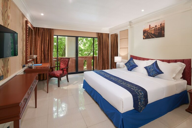 Floral Hotel � Dolphin Circle Pattaya