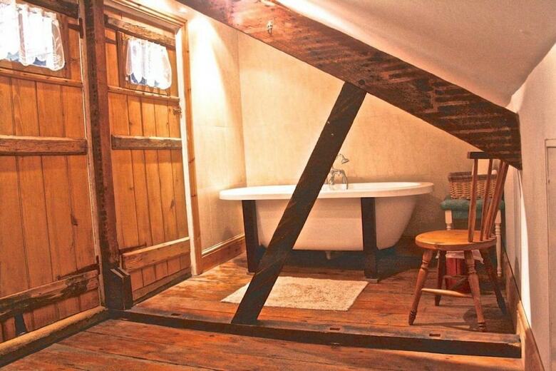 Clotworthy House Bed And Breakfast