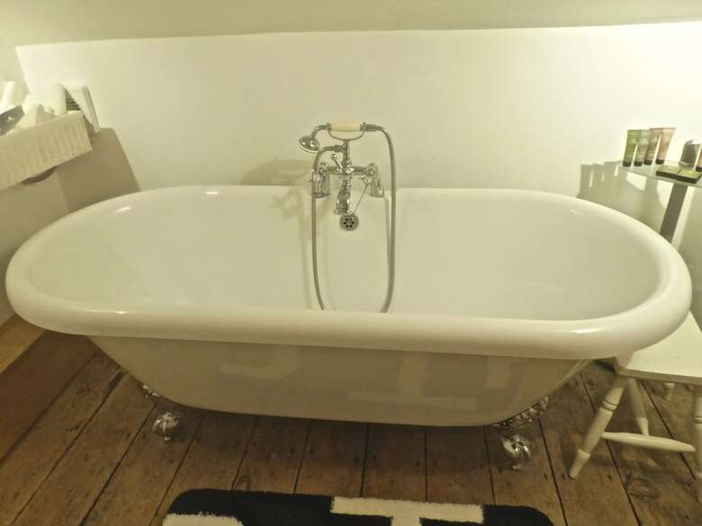 Clotworthy House Bed And Breakfast