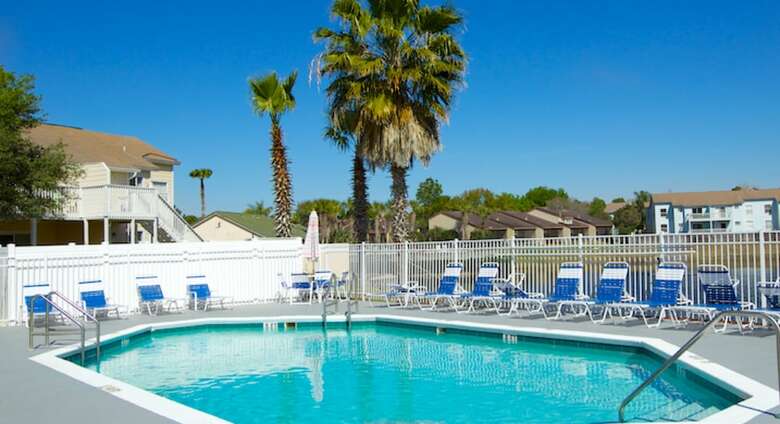 Villas At Island Club
