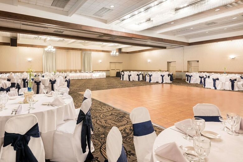 Hotel Ramada Plaza By Wyndham Portland
